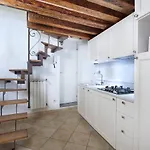 Leoni By Mmega Apartament